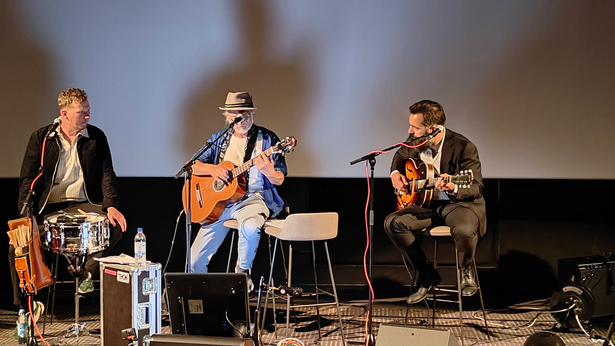 Lars H.U.G. og musikerne spiller live før METAMETA i Aarhus den 4. juni 2026